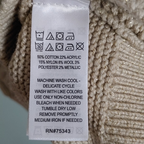 🎄Tommy Bahama Girl's Holiday Asymmetric Sweater - Picture 5 of 5